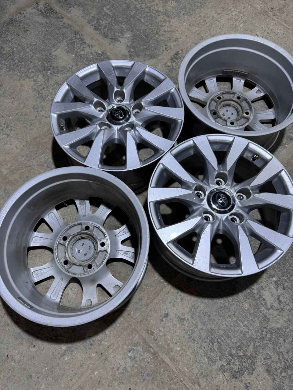 السلام عليكم
وياله لاندكروز
قياس 18 نظافة موديل 2021 فول كفاله لاعواج لاتصليح لارجفه بعدهن جدد وهنه زيرو مفتوحات ماشيات شي قليل
مكان ديوانية
للأستفسار: 0780 6012656
وبي واتساب
السعر 400 دولار وبي مجال للطيبين
