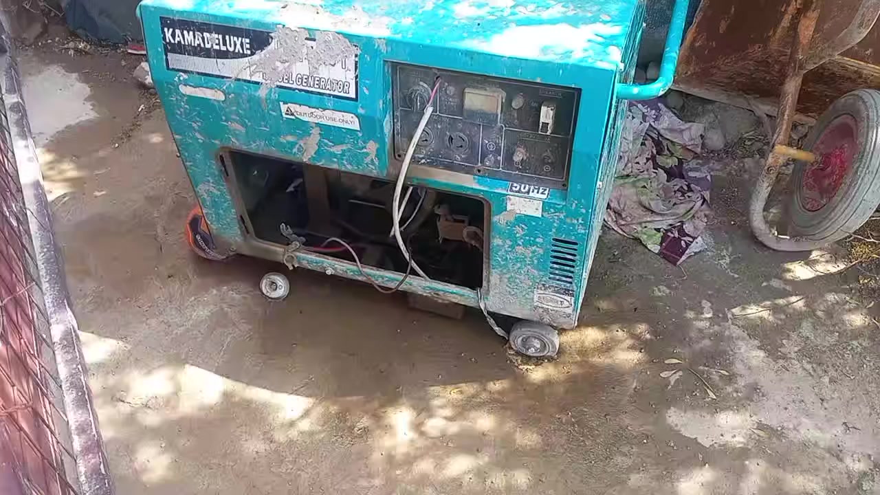 مولده للبيع  كاز25امبير 
مولده درجه اوله بس عله فجه كامت متولد كهربا 
ابيعها علا حطتها 
سعر ١٨٥ الف 
كركوك الحولي مقابيل صناعه جديده 
***********
