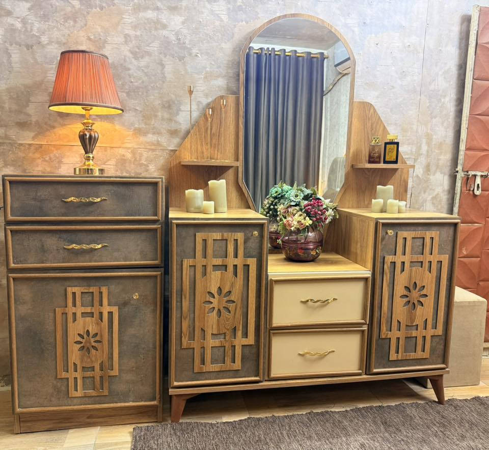 غرفة تركي درجة اولى مابيهه اي ضرر ١٠ قطع سعرهه ٩٠٠ اي أستفسار الاتصال ع رقم ***********
