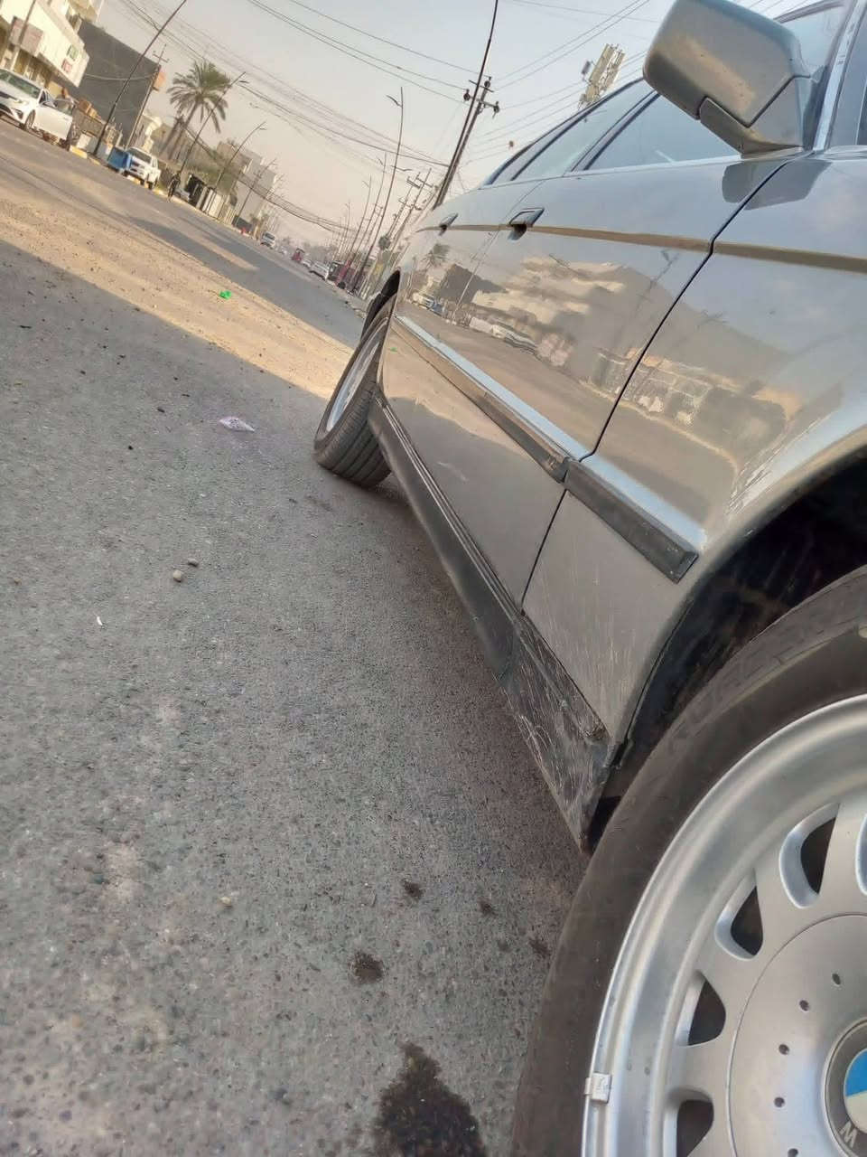 سلام عليكم
بي ام 525 ابلادية على وضع الشركة 
موديل 92 محرك كير كفالة تبريد ثلج 
مال جناي سنوية بسمي إلى حد 30 تحويل مباشر 
سعرها 58 وبي مجال العنوان الرمادي شارع 40 
هاتف ***********
