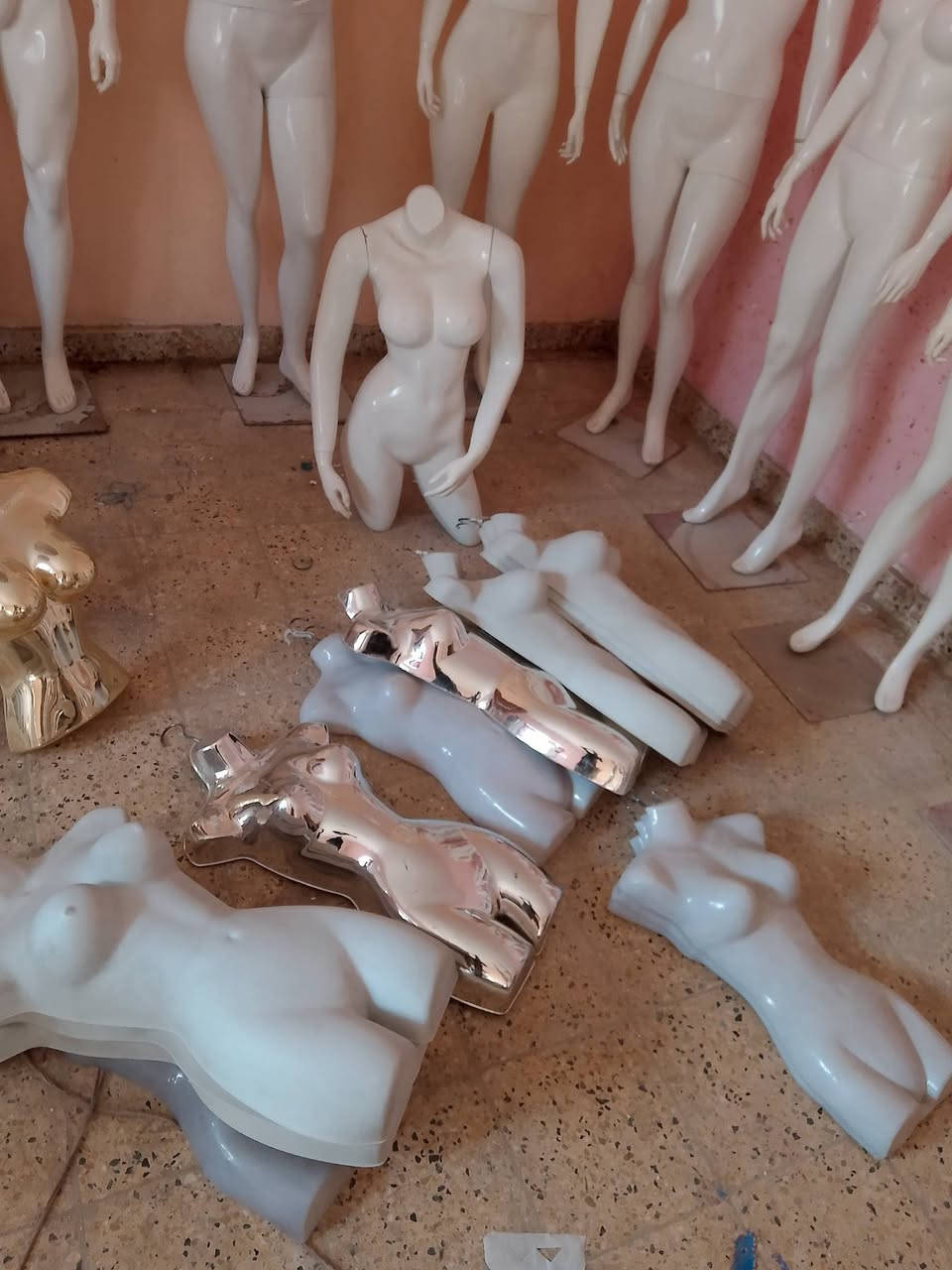 السلام عليكم ملكانات للبيع النص شطح كل 2 ب 5 الف الكبار القطعة ب 50 وبيهة مجال المحير 35 جان عدي محل وعزلتة للتواصل واتساب او اتصال *********** ادمن ❤️ العنوان بغداد الاصلاح مقابل بوب الشام
