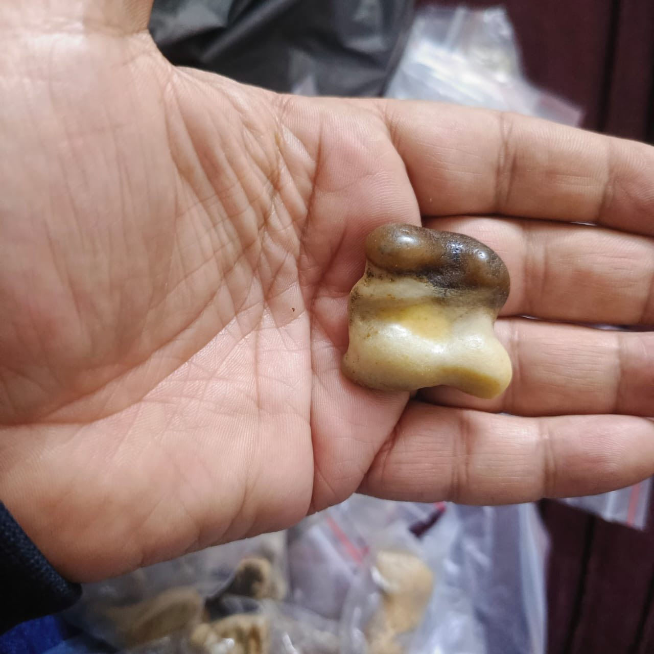 السلام علكيم / احجار سلطانيه نباعي مصوره واضحه
يوجد توصيل لجميع المحتفضات
***********واتس
