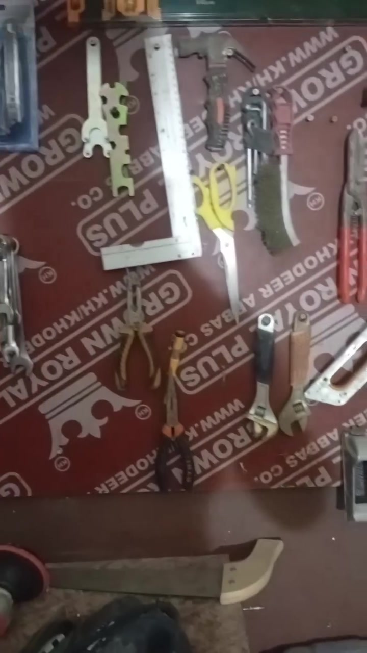 سلام عليكم حبايب تسكا أو عده كامله لبيع من كوسره ومن شار تخريم وفريز وضرباته مثل ما واح هواي غراض مال محل كامل بغداد تصال ***********
