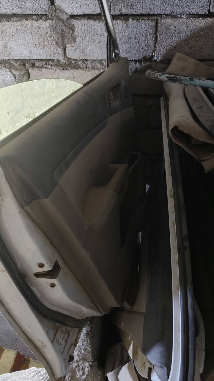 سلام عليكم 
4 بيبان للبيع ام كرند c7
نضيفات هنا وبطاين وجام وضفير كاملت 
سعر الواحد 65وبيه مجال 
رقم الهاتف ***********
