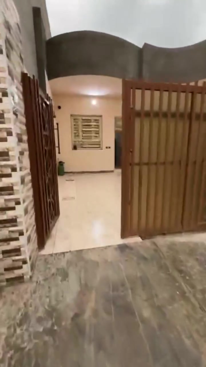 الدار للبيع
البناء حديث طابق واحد المساحة ٢٥٠ متر واجه ١٢ ونص النزال ٢٠ متر يحتوي من حديقتين جانبية و أمامية

الموقع المقداديه حي المهندسين وجه على البزل

الاستفسار ***********
