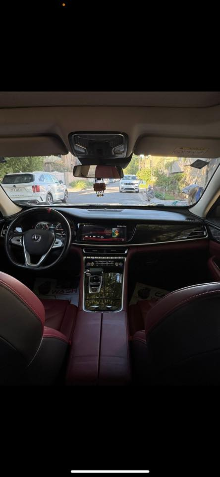 شانجانcs85موديل 24فول الفول مواصفات بانوراما تحكمات استيرن تدفئه تبريد بالكشنات تشغيل عن بعد تحكم ريمونت تقديم ترجيع بدون سائق كشنات جلد رادرارت امامي خلفي بصمه صندوق كهرباء سايد بريك بصمه بعد هواي بيه مواصفات بغداد باسمي *********** السعر 27 وبيه مجال  مستعجل لا مراوس لا قساط
