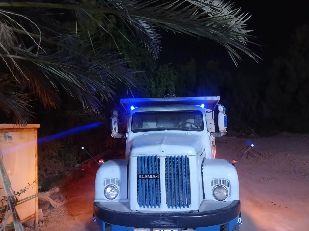 سلام عليكم اسكانيا 111 للبيع محرك 12 ونص رقم انكليزي بغداد  جاهزه للشقل اني مكلف بنشر هاذا رقم صاحب السياره ***********
