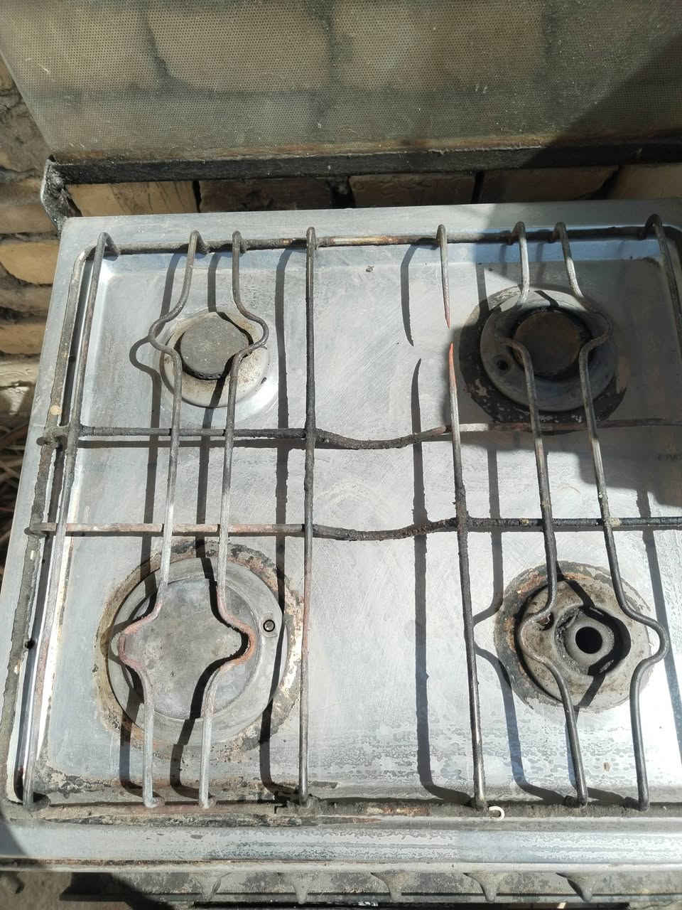 طباخ لبيع بس عيبه لباب مكسور ولباقي كله شقال  تخم لبيع  ١٢٥ وبيه مجال ولسنك لبيع ٧٥ وبيه مجال لي حاب يستفسر هاده رقم ***********
