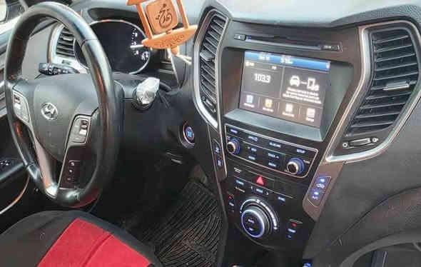 السلام عليكم
سنتافيا 2018 سبورت  باسمي حادثه جاملغ امامي ومصلح نفسه لا لغود ولا شواصي كفاله ماشيه ٧٣ ميل مواصفات
رادار امامي خلفي جانبي 
تدفئه تبريد بل كشنات
تبريد قطعتين
كشنات كهربائيه
هواي مواصفات بيه بعد فول ما مواصفات ماعده الفتحه السياره اربكات سليمات 
السعر ١٥٦ وبيه مجال
مكان بغداد 
رقم الهاتف 
***********
