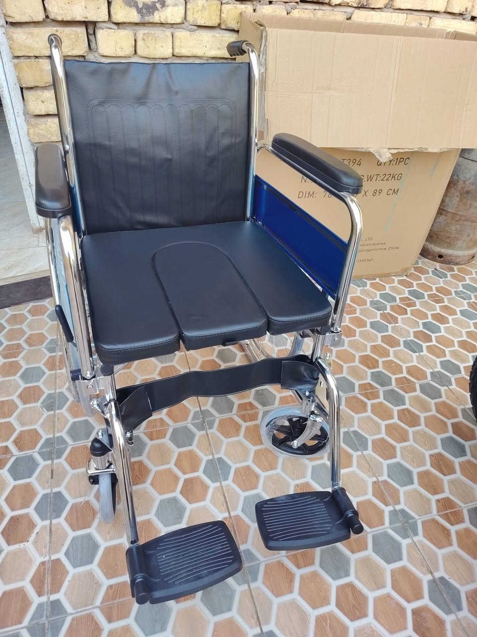 السلام عليكم عربنه جديد مامستخدمه لبيع السعر ١٢٥ رقم التلفون ***********
