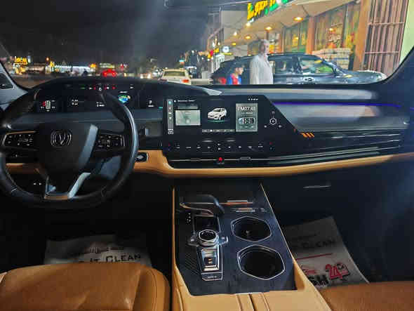 السلام عليكم ورحمة الله
شانجان يوني كي ضمان البخيت

العداد الحالي 56000 km

السعر المطلوب ٣٦ مليون وبيها مجال بسيط

موديل ٢٠٢٤

***********
