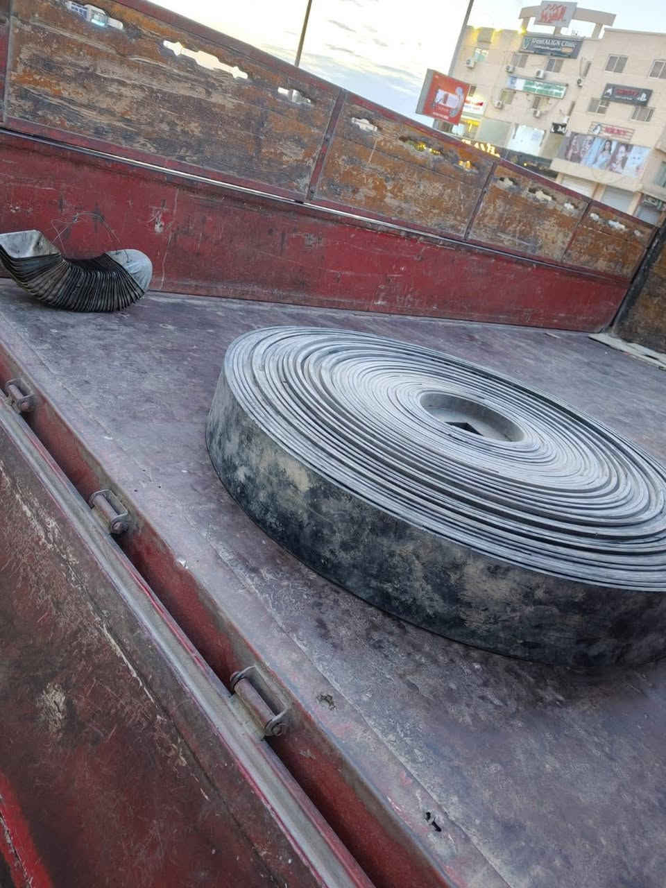 عالم القوايش الناقل الموزع الوحيد بالعراق 

80محزم 80 املس و100املس ومتر 100 محزم 

60محزمً و60املس  كتان وبريسم اصلي 

متوفر أوربي وتركي وصيني حسب الطلب 

***********/***********
