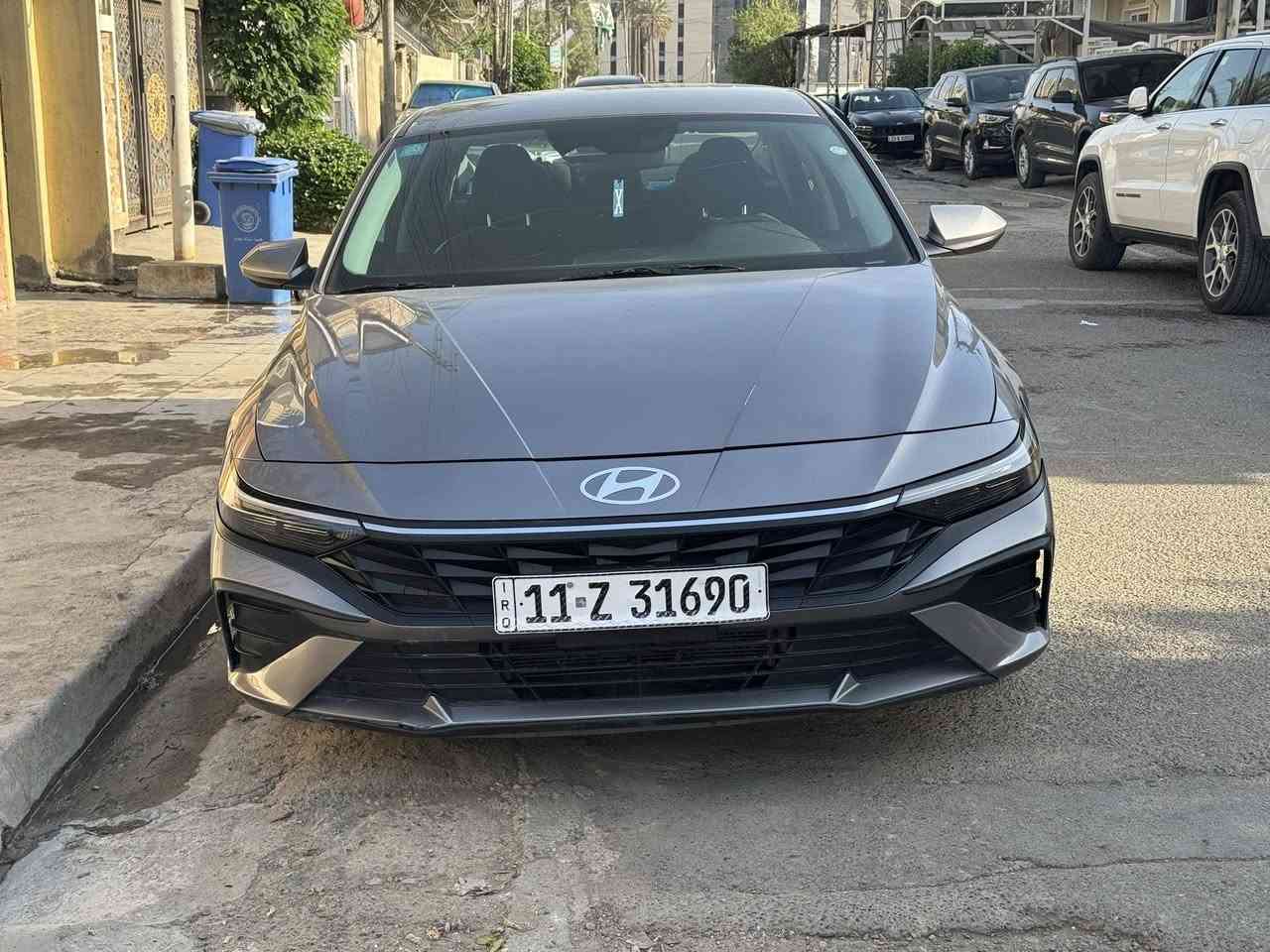 النترا 2024 هايبرد للبيع
رقم بغداد بأسمي 
ماشية 34 الف (كيلو فقط ) 21 ميل 
بدون صبغ
بدون حار
بدون ايرباك
تبديل قبق جنطة بلادي امريكي ليبل نفس اللون
فقط بارد في جاملغ الخلفي
مواصفات بلو هايبرد معروفة
تبريد تحكم ثلج ماشاء الله ، شاشة متصلة بدون ازرار ، تحديد مسار ، كروس سرعة ، ابل كار بلي و اندرويد اوتو ، منفذ شحن سريع ، اقتصادية جداً وعملية مابيها نقص 
تايرات جدد الامامي بنجر بدلت زوج تايرات ، بيها سبير جديد
رقم الشاصي KMHLM4DJ5RU109843
صور السيارة وصور الحادث ورقم الشاصي مرفق بلمنشور

رقم الهاتف ***********
السعر :- 17,300 وبيها مجال للطيبين
