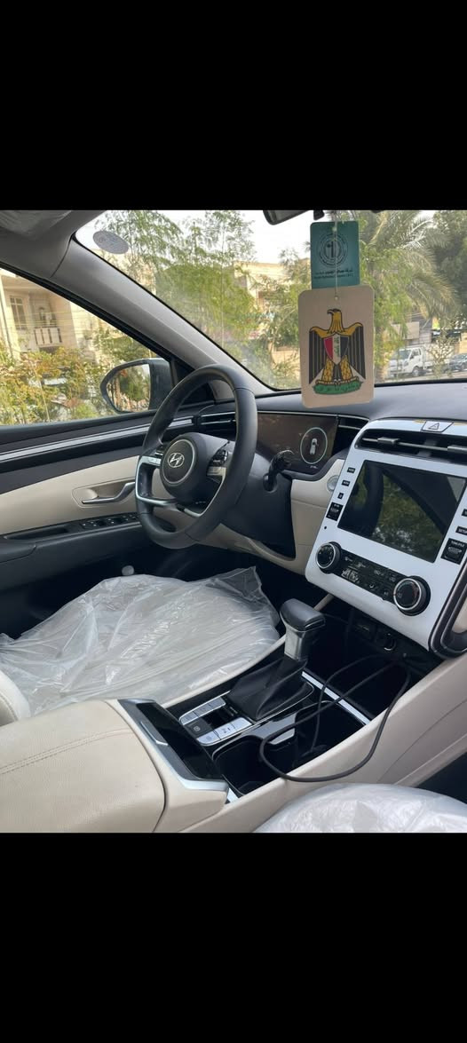 هونداي توسان خليجي لون ابيض
موديل 2024 
ماشيه 20 الف حقيقي
مكينه كير شرط الفحص
مكينه ديوش 2000 مكفوله
كامره خلفيه
حساس امامي خلفي
فول تحكم
سبير منازل
رقم بغداد انكليزي 
وكشنات ابيض / 2 كهرباء 
مري شفط
دبل سويج
صور السونار بالمنشور باب صبغ 
السعر 222
الرقم:***********
