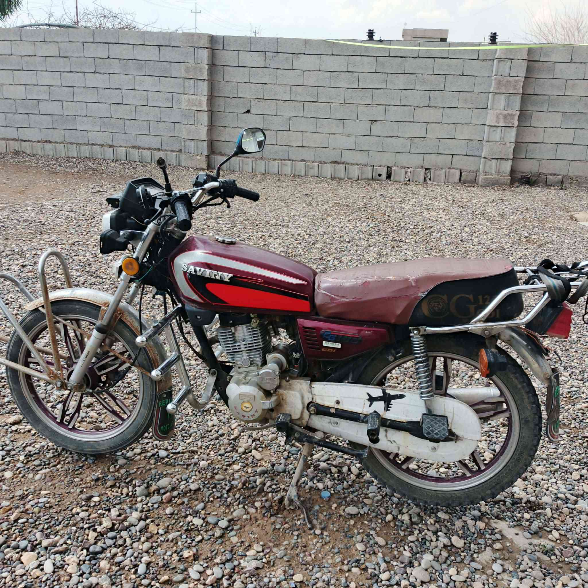 سلام عليكم موطور للبيع سافان كهربائيات شقاله محرك نضيف السعر 400 موديل 2021 وبي مجال *********** ستفسار
