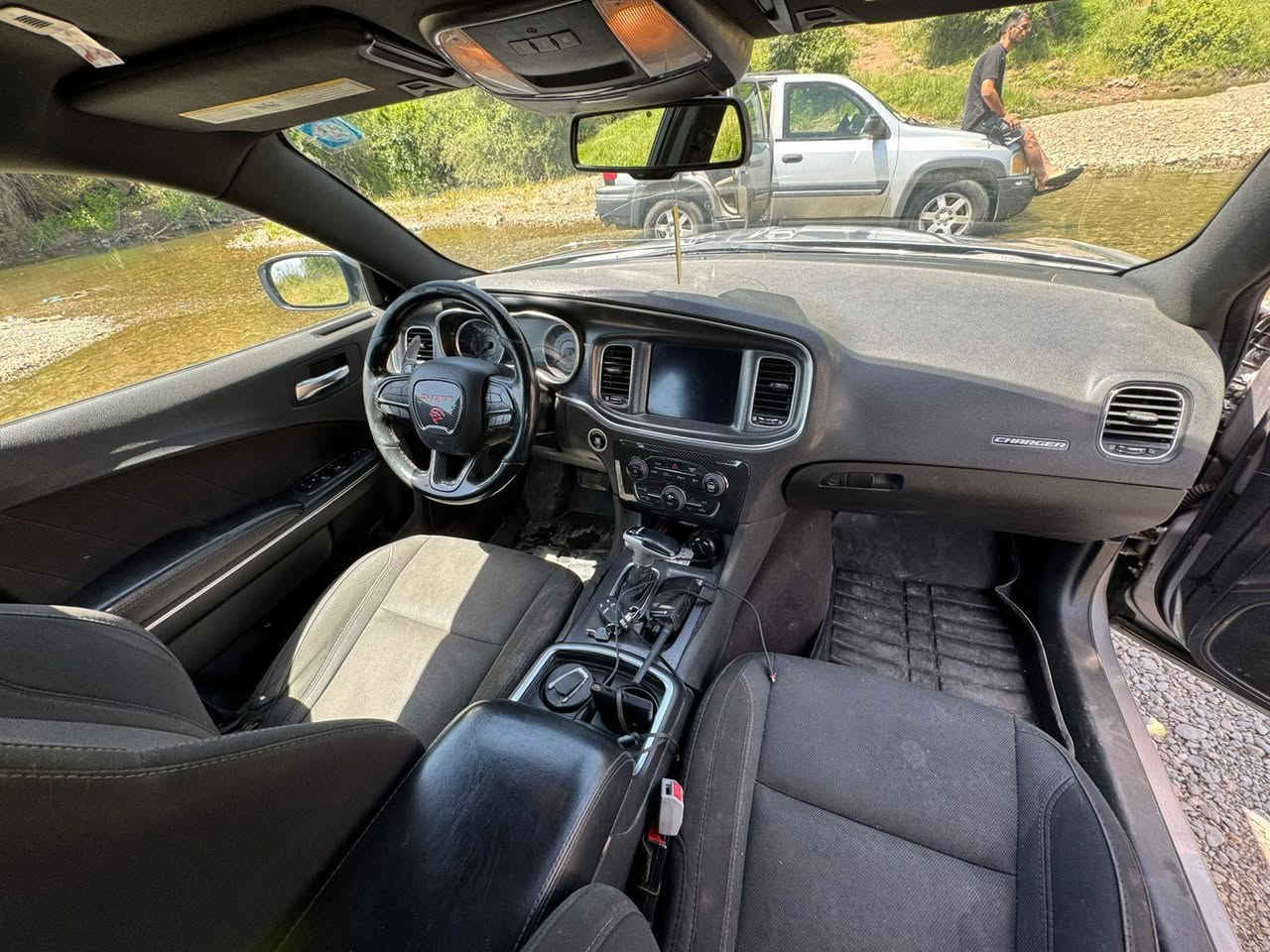 السلام عليكم
جارجر للبيع. 
التفاصيل 
2018 GT  
ماشية 175 كم 
السعر 195$
فور ويل السياره
ضربتها بس جاملغ عكس السايق
للإستفسار ***********
