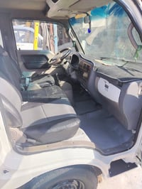 الساام عليكم كيه ام عيون 2002كير مكينه جديد تخم تاير جديد مكفوله من ال...