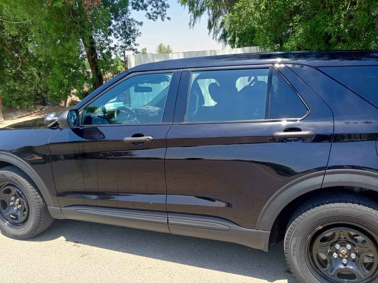 فورد اكسبلورر بوليسي 2023 كفالة من الصبغ ومغلفة ppf بـ 20 ورقة سيارة مال جناي
مرقم بغداد ب اسمي 

كل ايرباكاتها سليمة

حادثها جداً خفيف فقط بارد شبر جاملغ وشبر بنيد فقط تعديل بارد بدون صبغ 

وصار بيها هنا بالعراق بارد بالباب الخلفي والجاملغ الخلفي فقط بارد بدون صبغ 

السيارة جديدة ماشية 50 الف كيلو وتخم تاير جديد وادامة كاملة 

للتواصل *********** مكان السيارة بغداد او الانبار الحبانية 

السعر 170 وبيها مجال وشايف الف خير الياخذها
