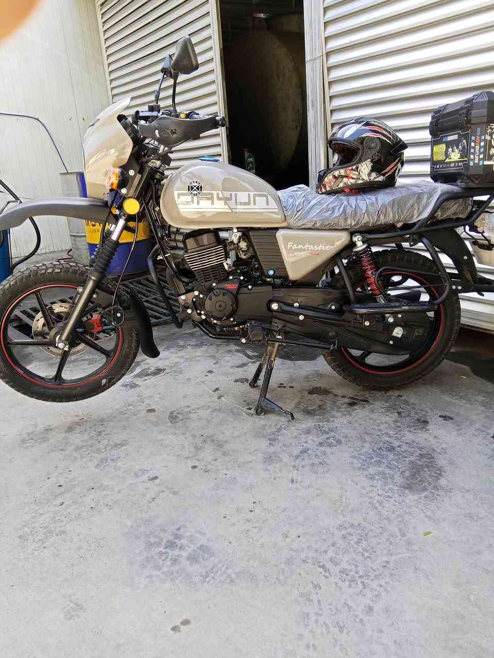 دايوان جبلي موديل 26 تاير 17جمعه نزلته مسحوكه فقط اوراق معرض معروضه 1700
مكاني بغداد الشعلة 
***********
