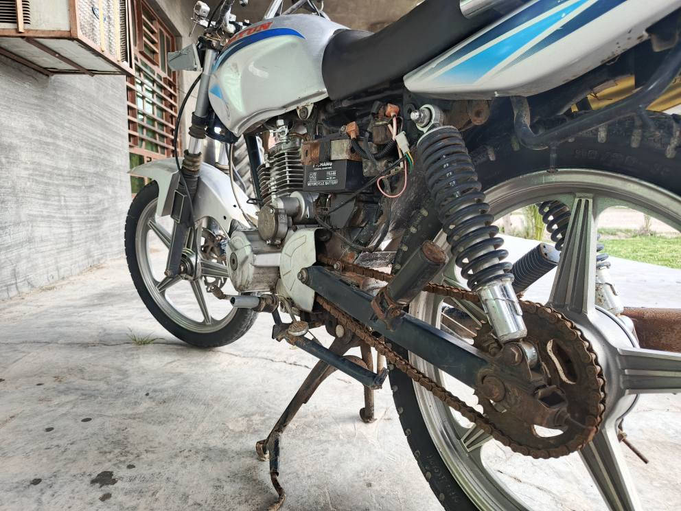 ‎داي وأن للبيع عاطل بدون أوراق  
المكان بغداد
رقم ***********
قيم وخذ‎ بغداد, العراق
