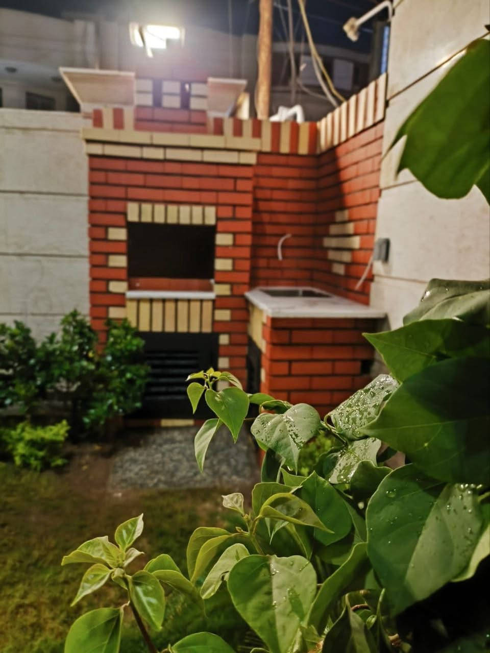 أهلا وسهلا بيكم نورتونا، 🌹
احنه موجدين حتى نوفرلكم احلا أجواء شواء ولمه عائليه مميزه
عدنه كلشي تحتاجون
1-تنور طين للخبز والشواء بروح التراث
2-شواية كباب بطعم يونس
3-فرن بيتزا ومناقيش العائله
4-شواية سمك مخصوصة للمسكوف العراقي الصيل
5-طباخ مخصص لتلبية  كلاحتياجاتكم
6-سنك غسيل للراحة والنضافة بعد الجلسة

للتواصل واتساب ***********
                       ***********
