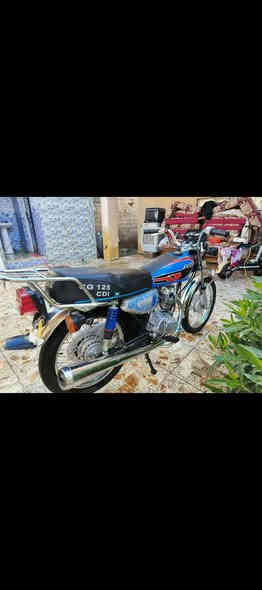 سلام عليكم دراجه للبيع اربعه كير مديل 21 دراجه نضيفه كلش اوراق كامله للستفسار اتصال علئ رقم ***********
