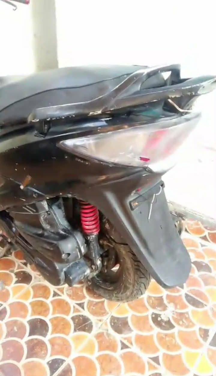 السلام عليكم جيفور للبيع مجفتته مكينه حلوه  شغاله مابيه شي دراجه  نكره سلف للبيع شراي يتصل او مرسلت  واتساب 

*********** مكاني الرفاعي
