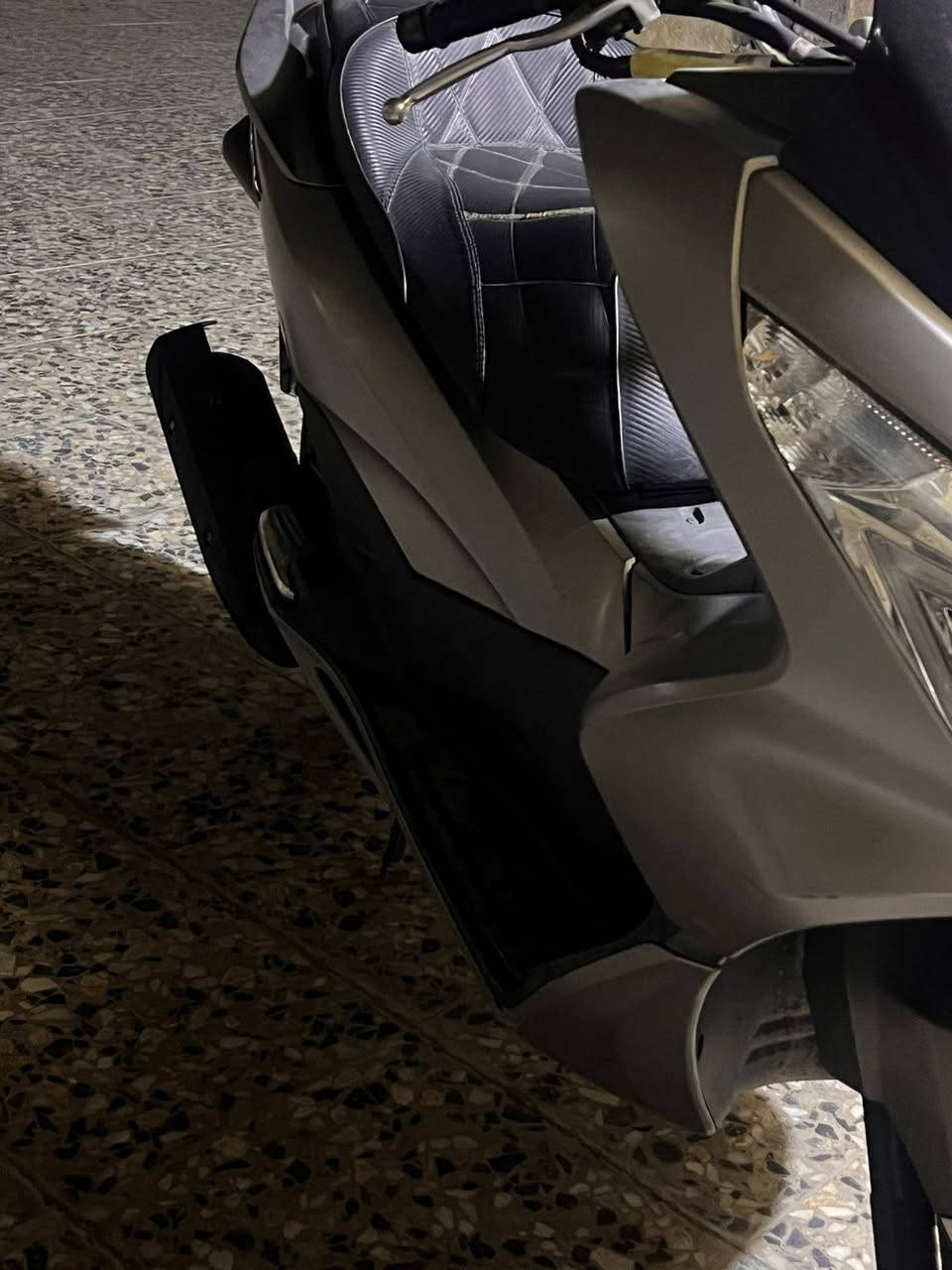 شباب بي سي اكس الجيل الثاني . ماشيه 20 الف ياباني مكينه 125cc
السعر خاص 
مكاني مدينه الصدر.. ***********
