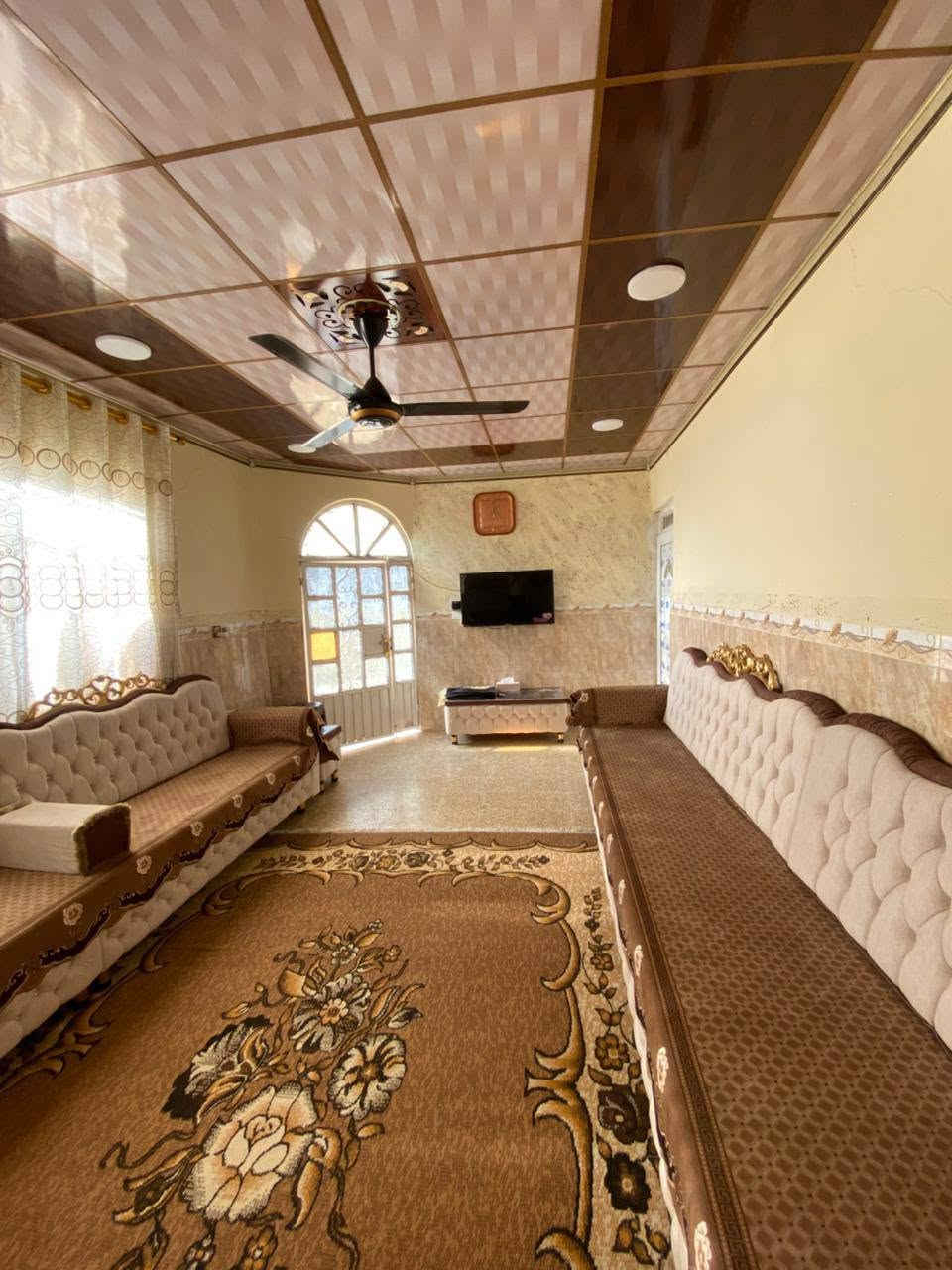 السلام عليكم دار للبيع الرشيديه قطاع السادس مساحه 200كاشي سيراميك  فرع صبا قريب على سوق الروضه الاستفسار ***********

