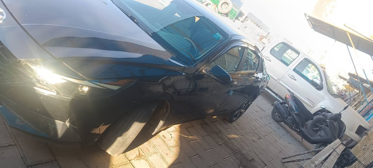 2023 ماشيه 17 بدون ايرباك بدون تبديل كله ليبل واحد فول موصفات عدة فتحه فقط مكينه 2000 مرغوبه  
صبغ اربع قطع بس على نص مو قطع كامله 
*********** بغداد /كاظميه 
سعر 135
