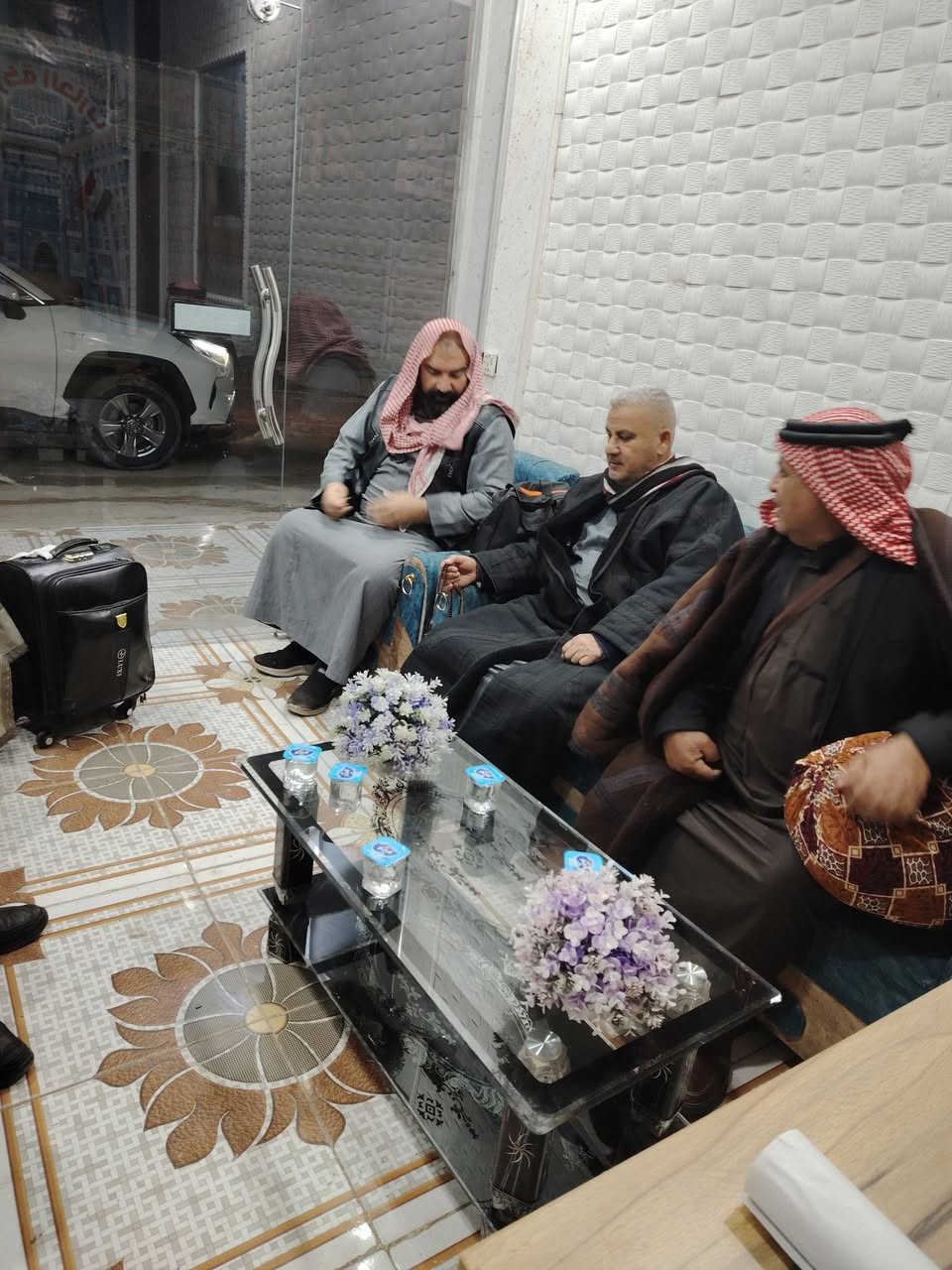 🕋 إعلان عمرة نصف السنة – العطلة الربيعية
يُعلن مكتب الحارث للحج والعمرة – راشدية مراسمه
عن بدء استلام جوازات السفر لعمرة نصف السنة (العطلة الربيعية) وفق التفاصيل التالية:
📅 مواعيد السفر
🔹 ٢/١: السفر برًّا
🔹 ٢ / ٢ : السفر جوًّا
💰 الأسعار
🚍 العمرة البرّية
💵 السعر: 490$ (سعر مناسب جدًا ومنافس)
المميزات:
✔️ إحرام لكل معتمر
✔️ جنطة كبيرة + جنطة صغيرة
✔️ السكن قرب المسجد النبوي الشريف
✔️ السكن في مكة المكرمة:
فندق أركان بكّة – (محبس الجن) ⭐⭐⭐⭐
✔️ مدة الرحلة: 10 أيام
🍽️ عند اضافه وجبتين طعام تظاف: 100$
🏨 مميزات السكن في مكة – فندق أركان بكّة (محبس الجن)
▫️ باص خاص بالفندق 🚌
▫️ يعبر النفق خلال 3 دقائق فقط خدمات نقل على مدار ٢٤ ساعه 
▫️ فندق مصنّف 4 نجوم ⭐⭐⭐⭐
▫️ جميع الخدمات متوفرة
محتوى الغرف:
• تكييف
• منطقة جلوس
• طاولة طعام
• واي فاي مجاني
• مستلزمات حمّام مجانية
• شاشة تلفاز بلازما
🔥 عرض خاص وحصري لفترة محدودة
✨ تم شمول مكتب الحارث للحج والعمرة بهذا العرض
✈️ العمرة الجوية
💵 السعر: 950$
✔️ نفس مميزات العمرة البرّية
🍽️ إضافة طعام : 100$
📞 للاستفسار والتسجيل:
📱 الاتصال مع الشيخ وليد أبو أحمد
***********
***********
نسأل الله القبول والتيسير، وعمرة مقبولة إن شاء الله.
