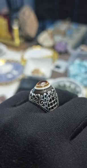 خاتم فضة من الجزع اليماني اليمني الطبيعي الاصلي غير معالج ضمان مدى الحياة مع كارت ضمان المنشأ والورشة وعدم المعالجة 💯
فضة عيار 「925」
صياغة شباك فضة اخر قطعة
_ واتساب /***********
🚕خدمة توصيل لجميع المحافظات 
🔖ضمان الحجر مدى الحياة (طبيعي & يمني)
📋وصل ضمان مختوم 
الموقع /شارع كوفة نجف فرع مأكولات خوخة
#العقيق #الجزع #ياقوت #احجار_كريمة_طبيعية #العقيق_اليماني
