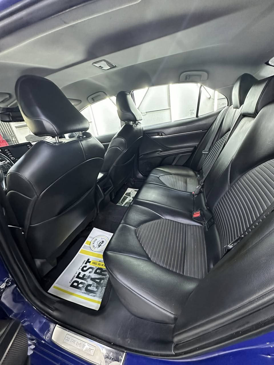 كامري SE 2023 
ماشية 43 الف 
حادث جاملغ خلفي + صندوك + جاملغ خلفي صبغ 
بدون ايرباك السياره 
رقم بغداد بأسمي 
205$ بيها مجال كلش بسيط 
***********
