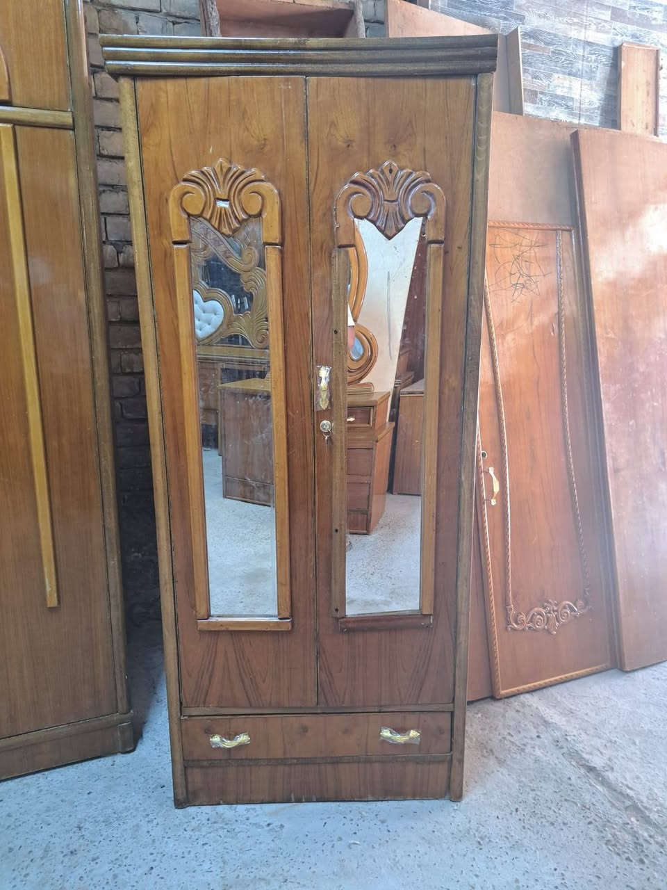 غرفه نوم صاج ملحق
نضيفه مابيه اي اضرار 
يدات قفاله صبغ تلميع كله جاهز 
مكان بغداد شعله
 يوجد خدمة توصيل لجميع مناطق بغداد بكروه 
سعر575بيها مجال
ملاحظه: الغرفه احله من تصوير
الشراي خاص فقططططط


**إذا كنت صاحب هذا الإعلان وتريد حذفه لأي سبب، رجاءا أرسل رسالة إلى الدعم الفني**