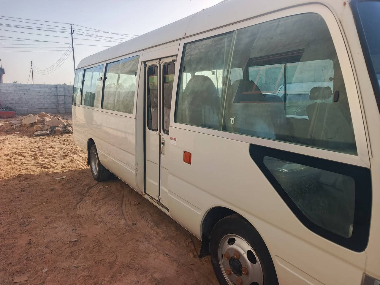 السلام عليكم 
كوستر كاز للبيع مديل 2015 جاهزه من كلشي 
مكان البصره رقم شمالي رقم ***********
