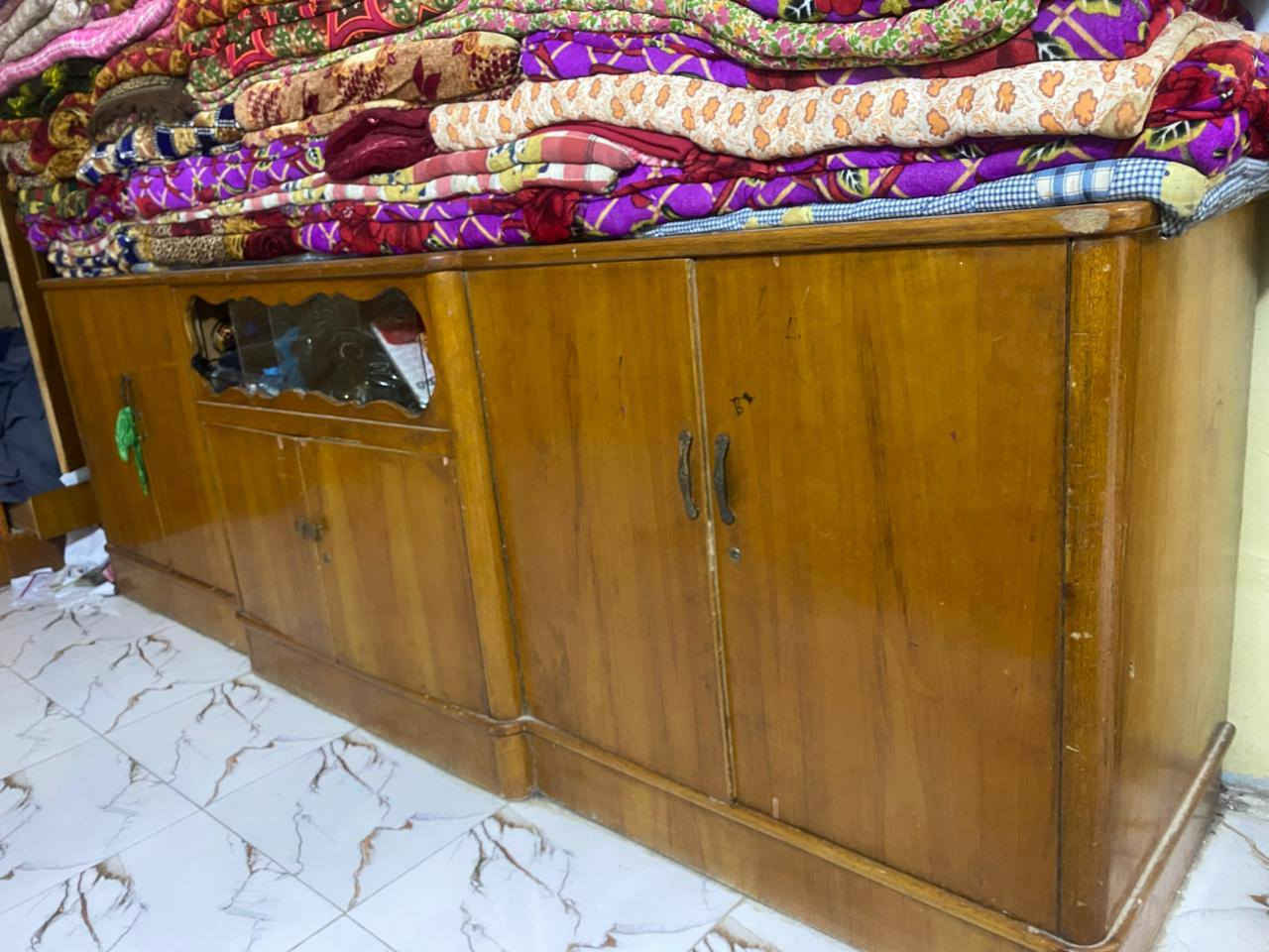 السلام عليكم
بوفيه تسكام داخل وخارج صاج دنك صاج ٦ باب ٣ متر 
السعر ٢٥٠


**إذا كنت صاحب هذا الإعلان وتريد حذفه لأي سبب، رجاءا أرسل رسالة إلى الدعم الفني**