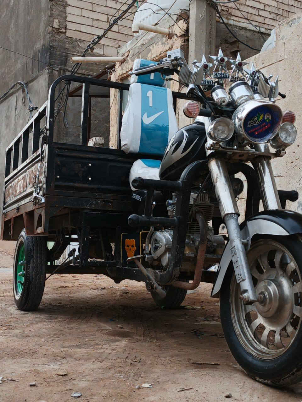 سلام عليكم شباب ستوته للبيع 2007رقم اسود سنويه كرتونيه المكان نجف حي العسكري بشرع سبيس مليون وخمسميه بيهه مجال حك الجيه رقم لهتف ***********وبيكم خير ودللو
