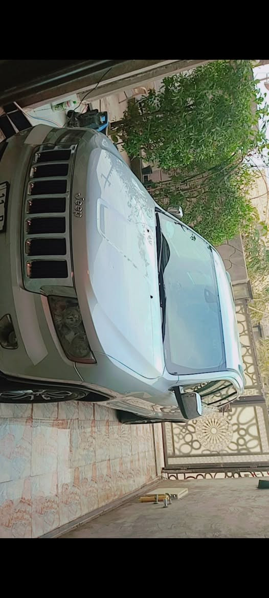 السلام عليكم   جيب
موديل 2011 رقم بغداد الدولي الجديد. سياره  جديده وضع شركه بدون حادث  (. كلين. ) لموصفات  
بصمه ابواب        
شاشه بلاديه 
كامره دواره 
كشنات جلد 
كشنات كهرباء 
قطعتين تبريد 
مكينه ٦ سلندر 
تحكم ستيرن جهتين 

سياره جديده حيل. 

للاستفسار ***********
