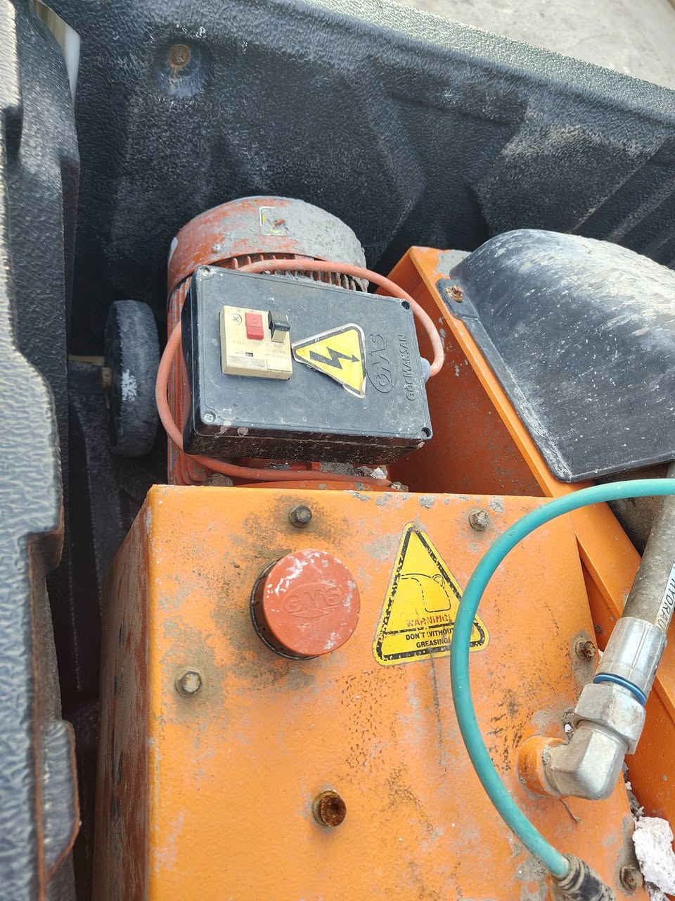 كتر كهربائي مع لاوية للبيع
***********
Göçmaksan B36
سعة حتى 36 ملم
قدرة 2.2 kW
صناعة تركية – سنة 2024.
ثري فيز
