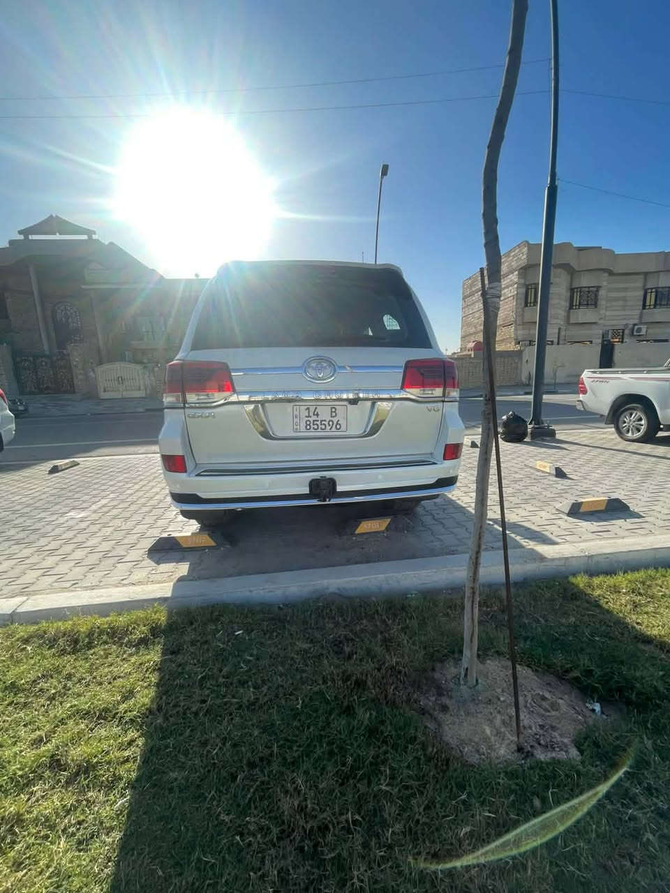 لاندكروز جكساره 2009 محدث داخل وخارج 2021 لون ابيض لولؤي رقم بصره الدولي الجديد سنويه 2030
حداده الخلفيه كلها جديد مصار اسبوعين من سويتها
الحداده الاماميه يحتاج ربل طبلات ولوي فقط 
فول مواصفات /
مكينه 6 سلندر 4000cc
كامرات 320 درجه
سلايت روف
حساسات اماميه خلفيه
اضافه كامرات 320 درجه يسجلن
فور ويل
ثلاجه
دواخل جلد طبيعي لون مشمشي دوشمه حسين شماره
وباقي المواصفات المعروفه

الحادث /
بيها ضربه بالجاملغ الخلفي الايسر ومصبوغه عام
والباقي كفاله مكينه كير شاصي تبريد كهربائيات وضع شركه

السعر/ تم تخفيض السعر لان مستعجل 230 وبيها مجال قليل
العنوان /محافظه البصره
***********
