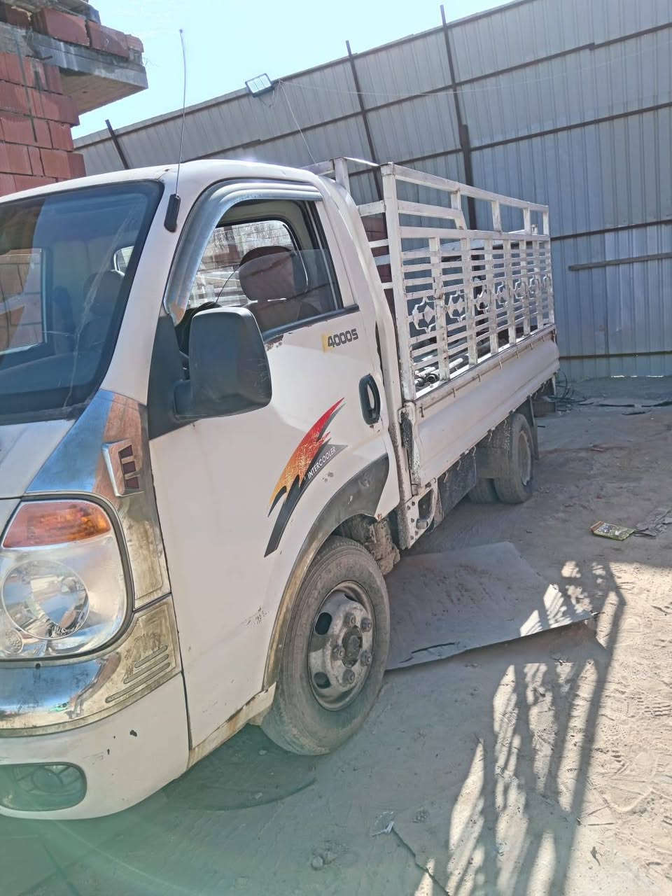 السلام عليكم كيا فحل للبيع رقم واسط انگليزي سنوية لل30سيارة جاهزة گير محرك جيد جدا ***********وتساب موديل 2006.
