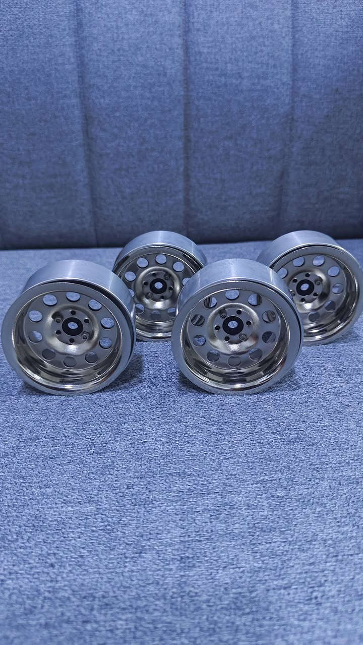 التخم ويل جديد اصلي قياس 1/10 بحجم 1.9 اينج البراغي كامل وياه 

توصيل متوفر


**إذا كنت صاحب هذا الإعلان وتريد حذفه لأي سبب، رجاءا أرسل رسالة إلى الدعم الفني**