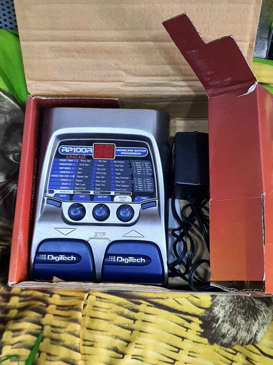 بيطال كيتار RP100A🎸
الموقع📍: موصل جامعة قرب الفاتنة او موصل سبيس مكتب عامر فندر للموسيقى

متوفر توصيل🚗

السعر تواصل على واتساب
***********
***********
