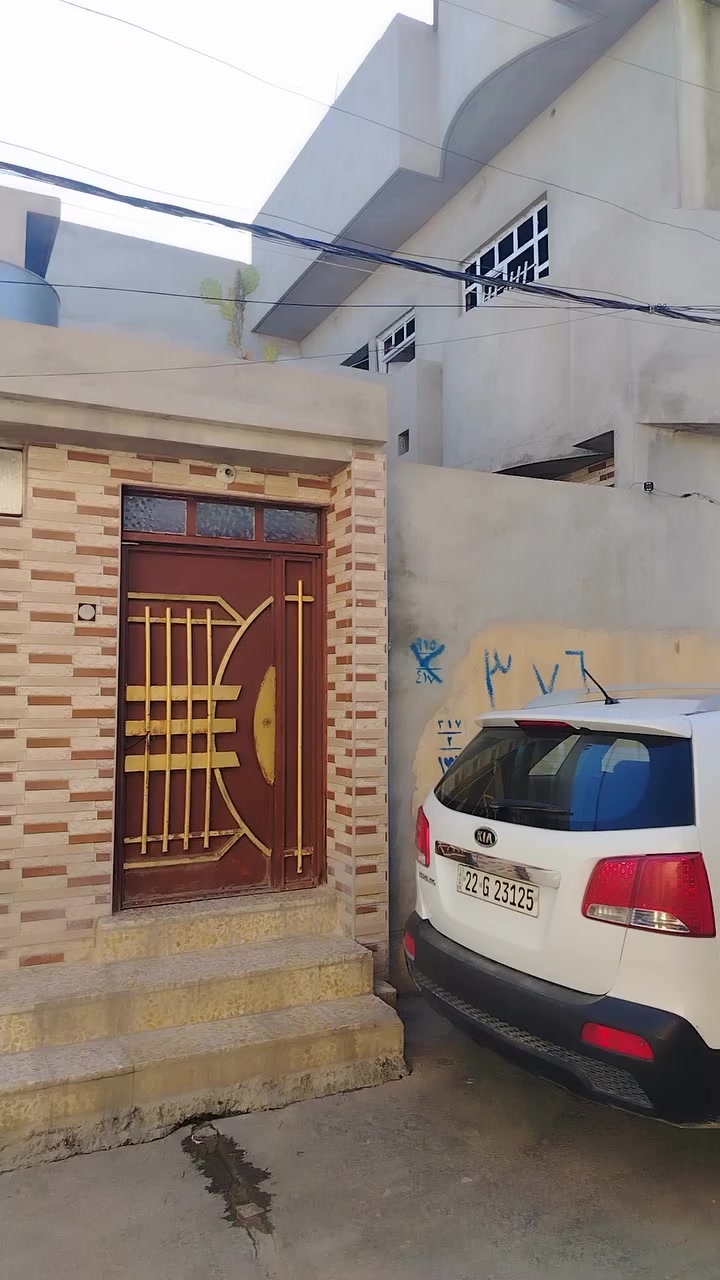 السلام عليكم متاح بيت سند منطقة دور السكر مقابيل أفران الحجي المساحه 110 متر مربع و السند بسمي الاستفسار علا الرقم 👈 *********** المكان الجانب الأيمن
