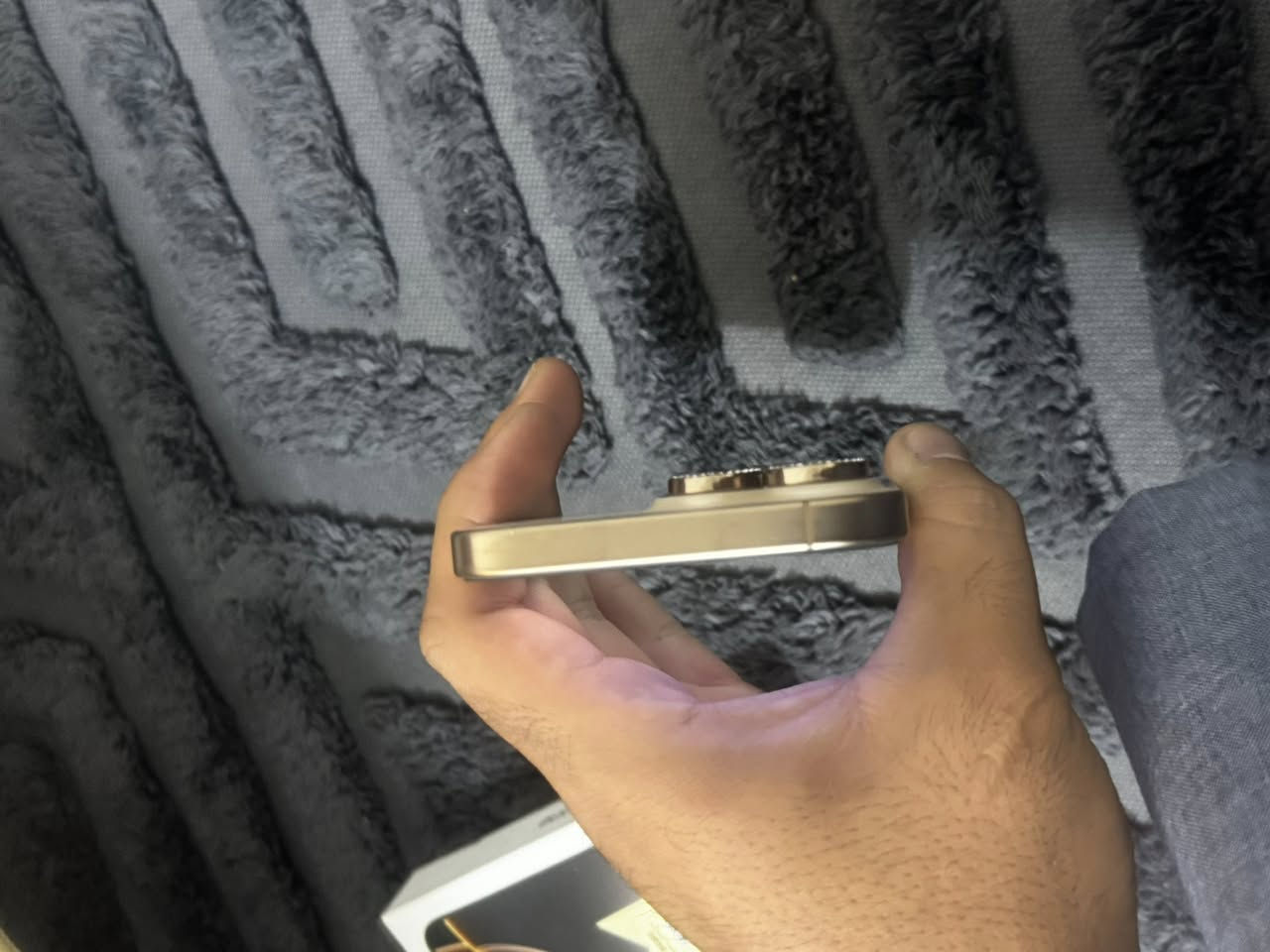 سلام عليكم 
ايفون 16 برو ماكس شرق اوسط بعده بل ضمان بطاريه 100 مشحون 221 مره
كامل ملحقات
الجهاز بي تعليك بسيط 
السعر مليون و200
*********** 
مكاني بغداد
