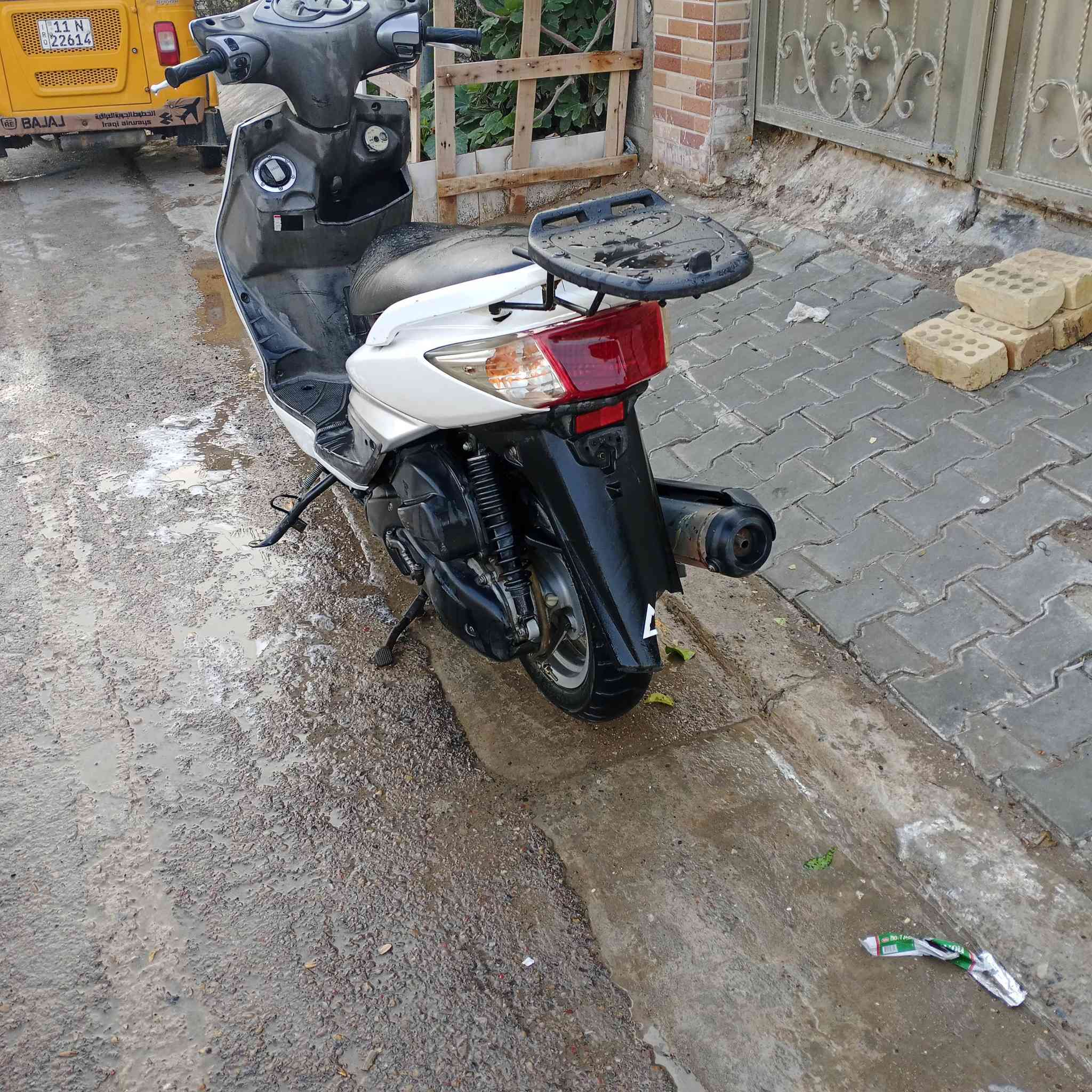 سكنس فحل ياباني نوزل للبيع نضيفه مكينه ما مفتوحه نكره سلف هندر كلشي شغال السعر 900 وبيه مجال قليل الرقم *********** المكان بغداد الحسينيه
