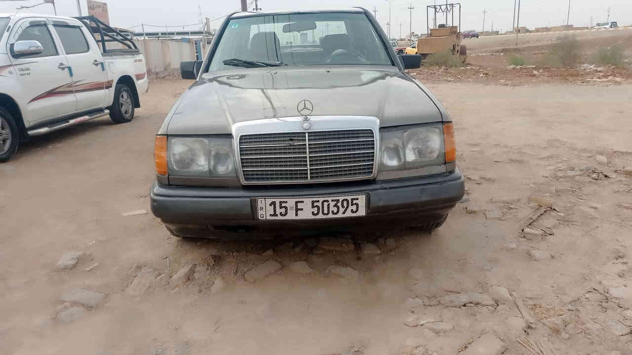 سلام عليكم مرسدس للبيع عنوان ذي قار قلعه سكر 
***********
 مشروع وطني بسمي مديل 89
 كير جديد لايت جديد كهربائيات كلها جديد 
حداديه 70٪ تخم تاير جديد مانقصها اي شيء 
قاعده دبل وحده ممعمره
سعر 40وبيها مجال
