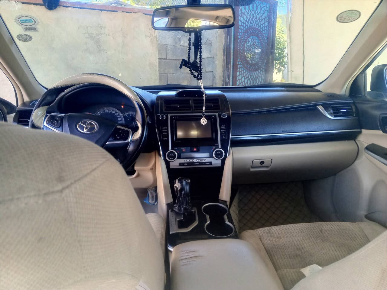 كامري خليجي ٢٠١٧ للبيع
فول مواصفات..كلين 
حسب مافي الصور
السعر ١٨٥ وبيها مجال بسيط 
للاستفسار ***********
