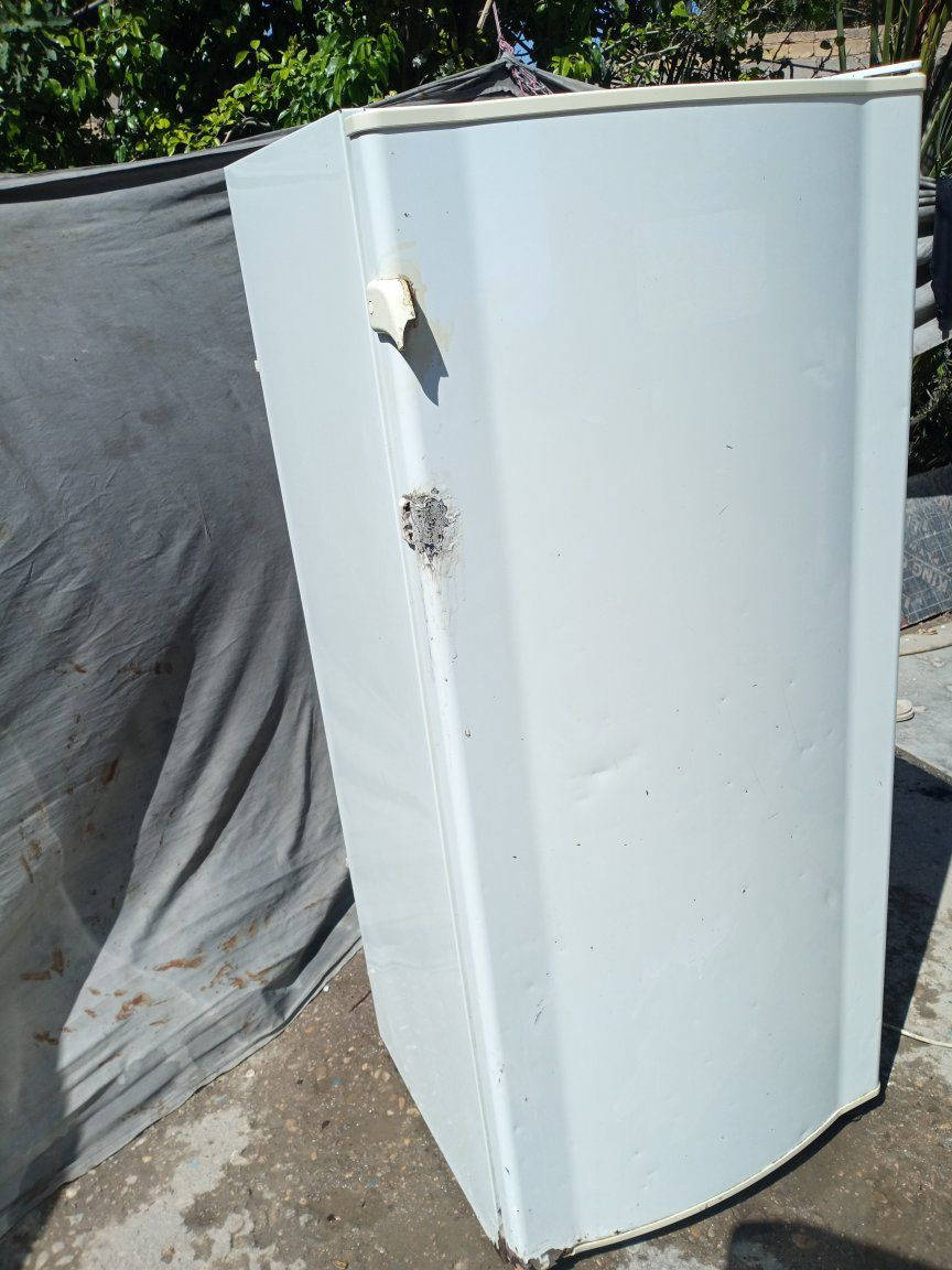 ثلاجه گريازي للبيع شغاله فقط تبريدهه ضعيف ابيع هالموجوده


**إذا كنت صاحب هذا الإعلان وتريد حذفه لأي سبب، رجاءا أرسل رسالة إلى الدعم الفني**