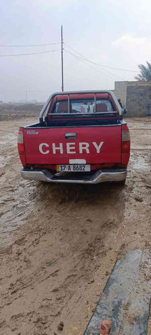 سلام عليكم بيكم شيري للبيع مكفولة محرك وكير نضيف حداديه جديدة تخم تاير سعر ٥٥وبيه مجال المكان دوانيه لحمزه شرقي ***********
